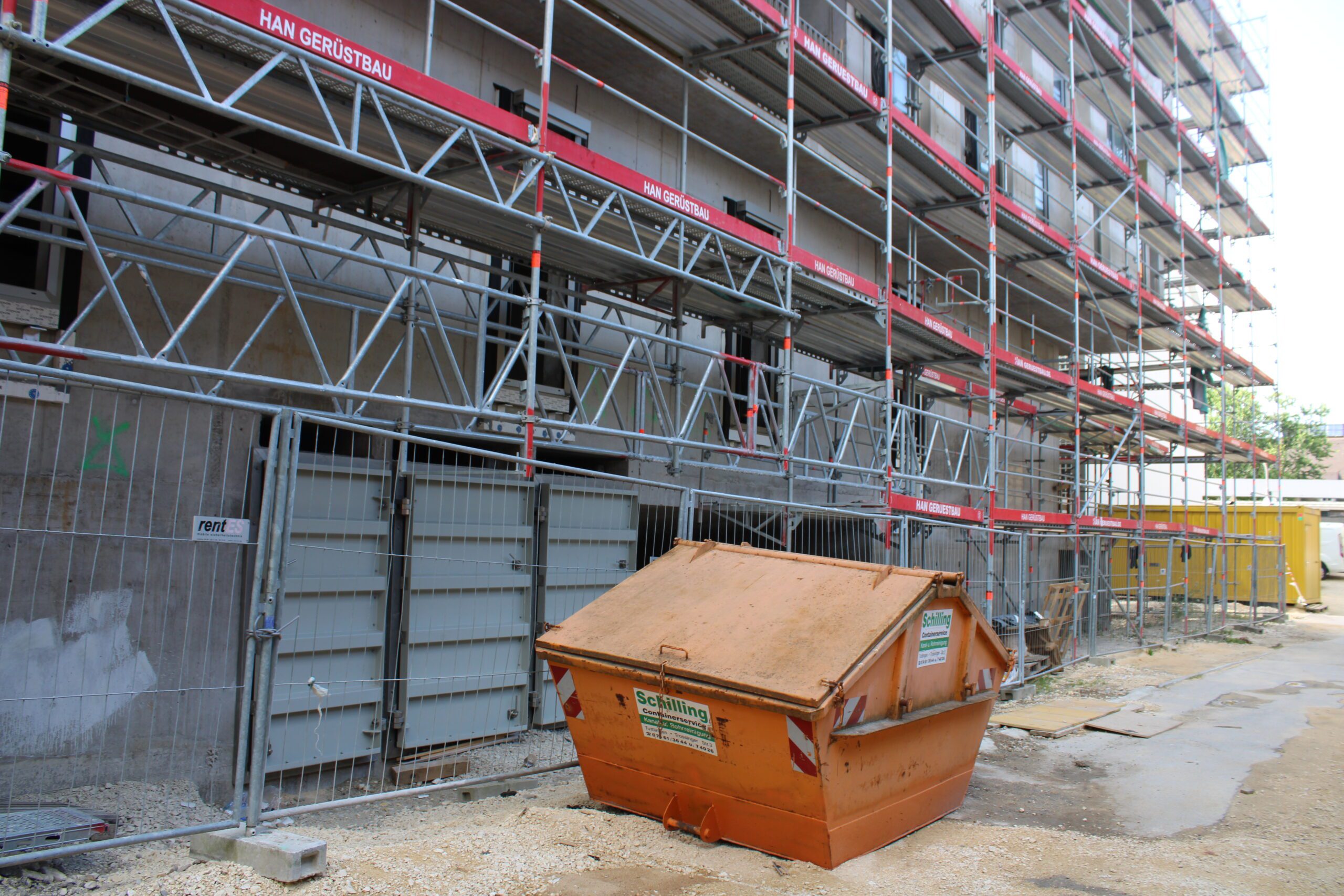 Container für eine Baureinigung in Tuttlingen durch AB Gebäudereinigung